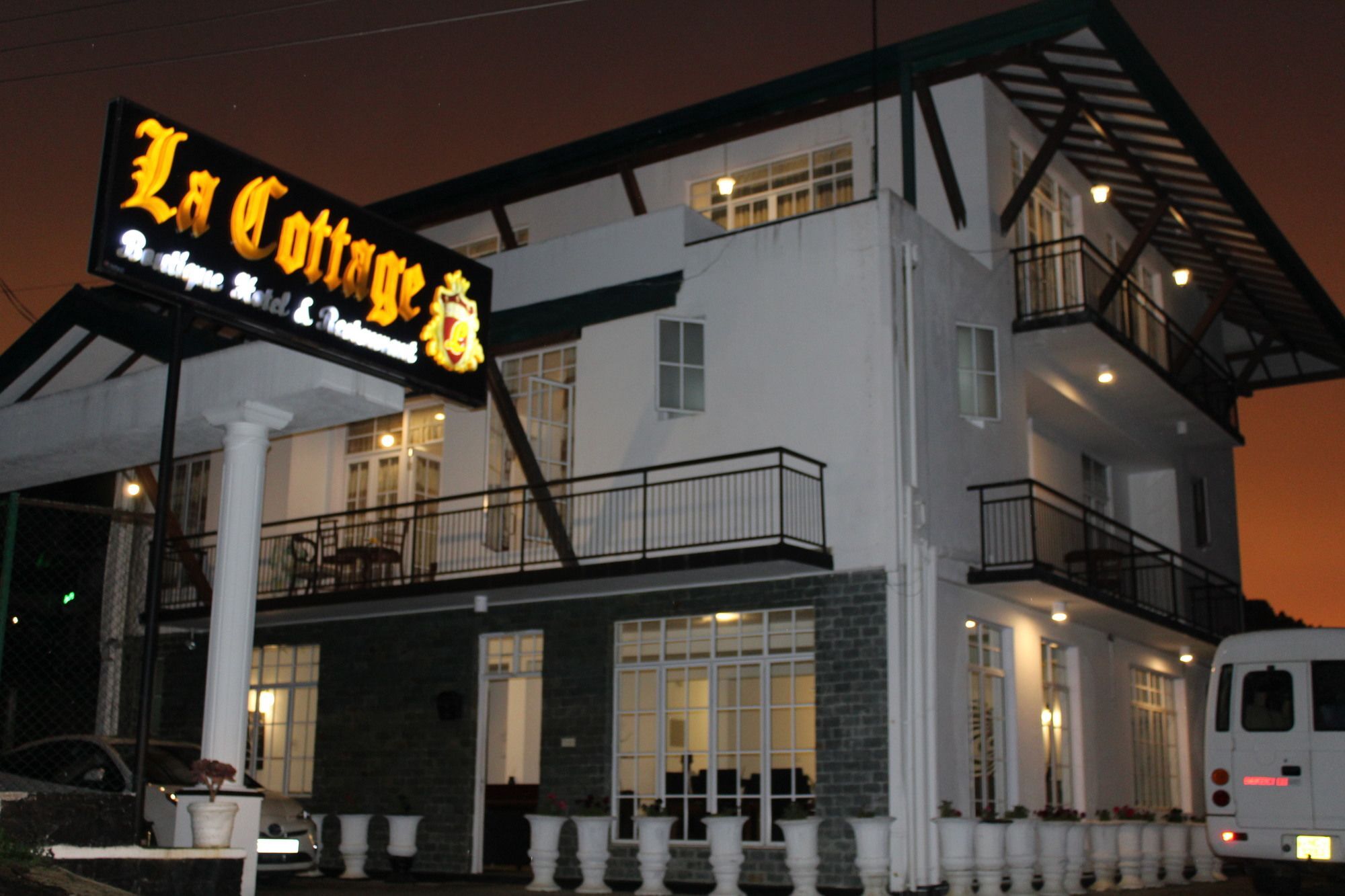 La Cottage Boutique Hotel & Restaurant Nuwara Eliya Buitenkant foto